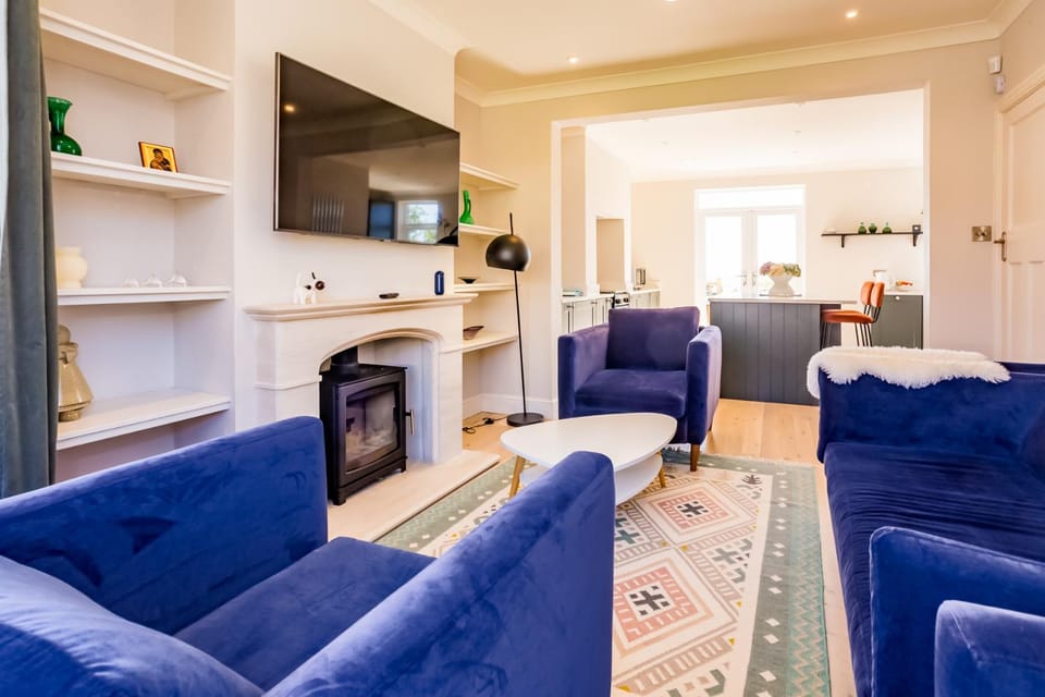 TV and multimedia, Living room, Seating area