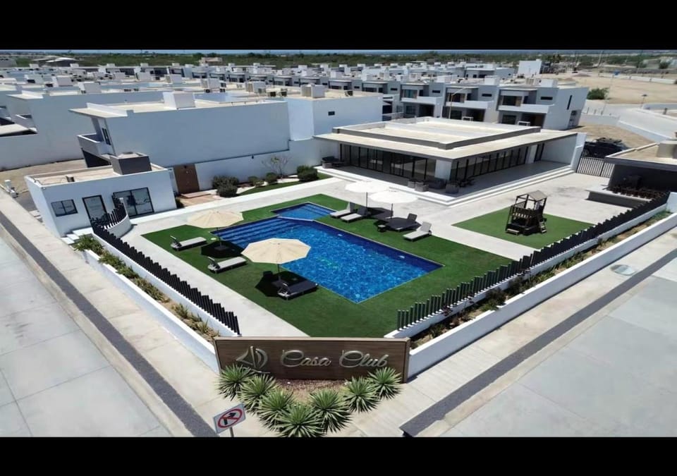Bird's eye view, Pool view, Swimming pool