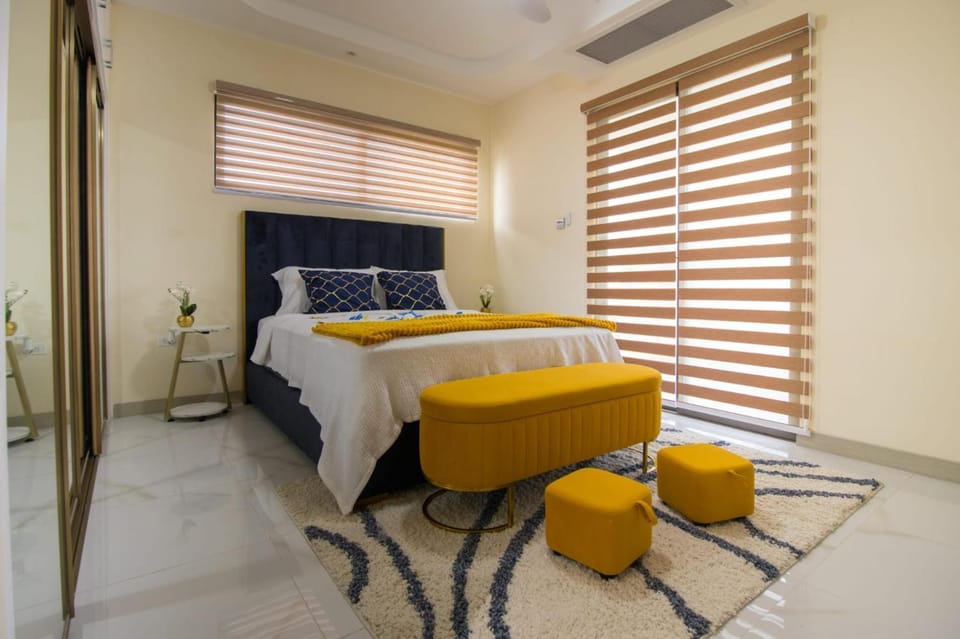 1BR Luxury beachfront Condo in Gated Estate -PBC Apartment in St. Ann Parish
