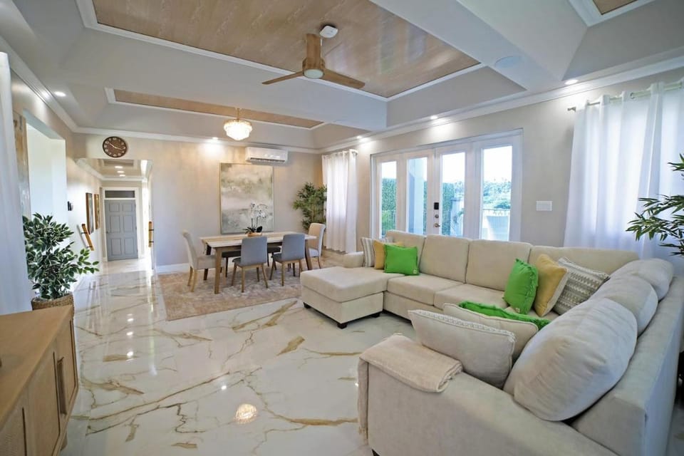 3BR Modern Villa w/ Private Pool & Fire Pit Bed and Breakfast in Barbados