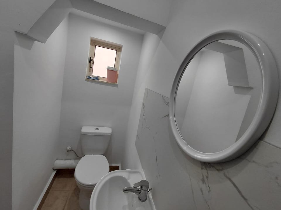 Toilet, Bathroom