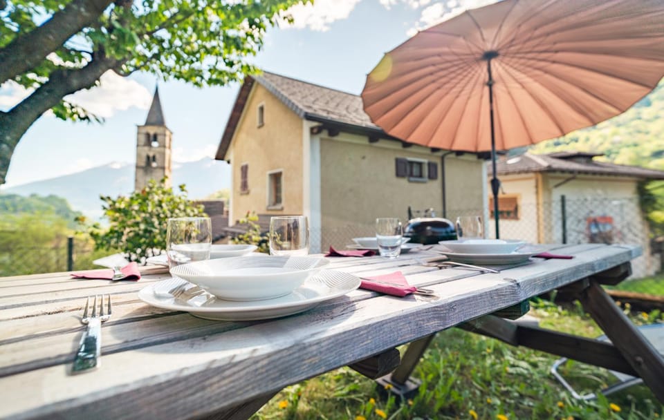Spring, Day, Natural landscape, Garden, Dining area, Garden view, Mountain view