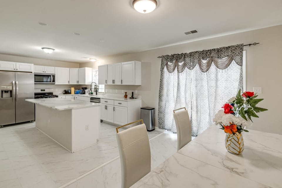 Walkable Riverdale Park Retreat w/ Gazebo! House in Riverdale Park