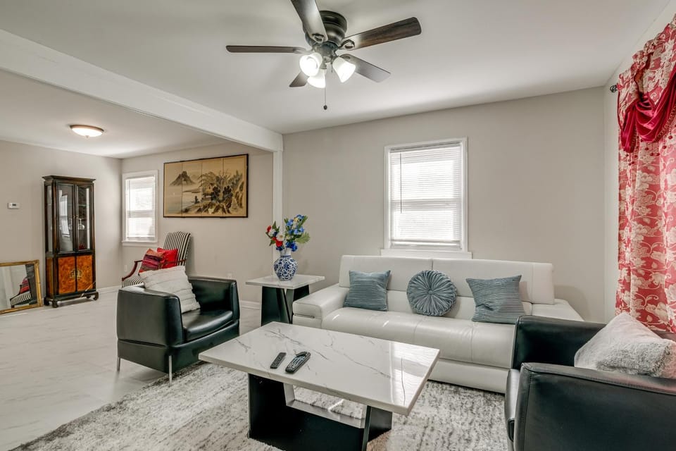 Walkable Riverdale Park Retreat w/ Gazebo! House in Riverdale Park