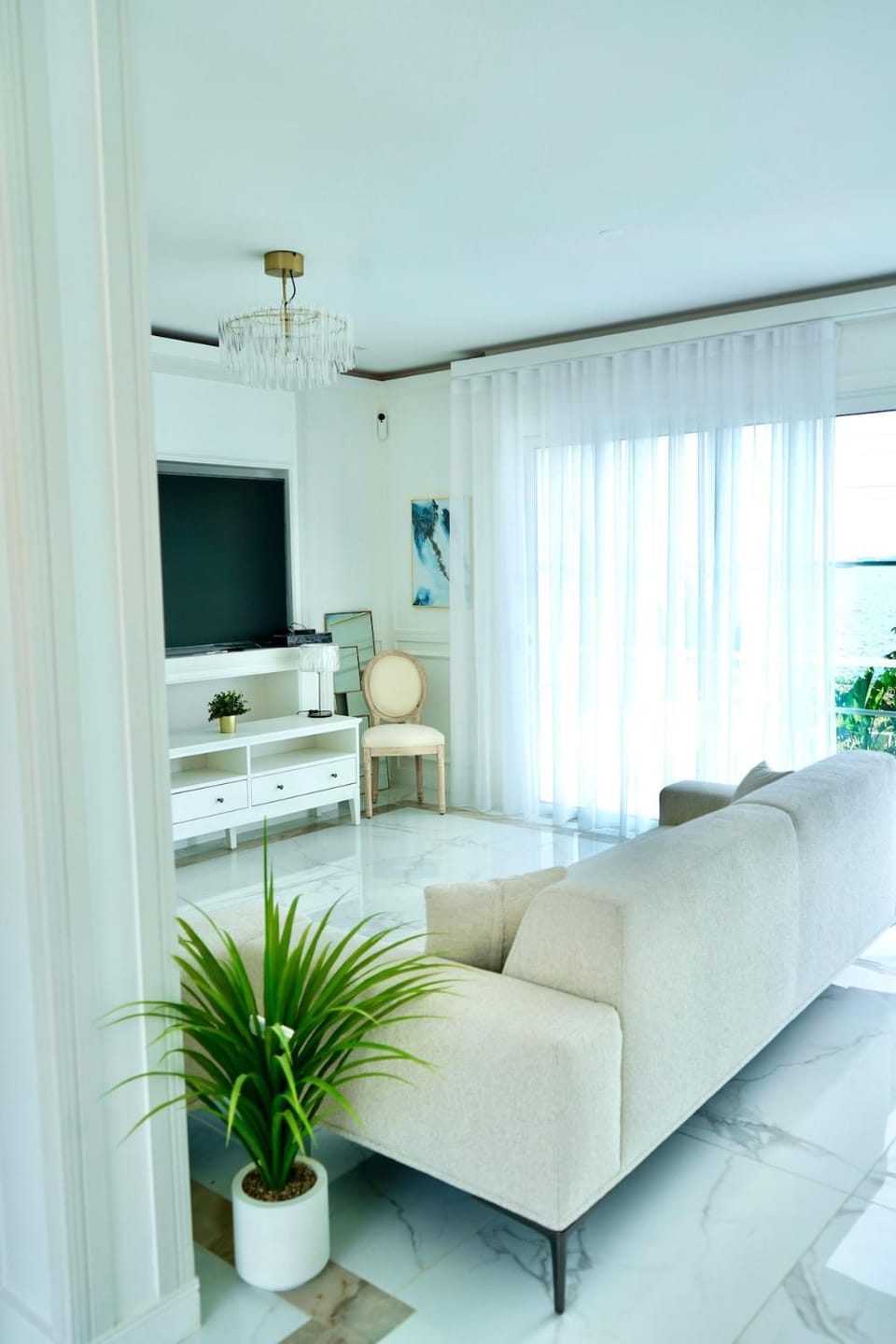 FRGK Luxury Villa Azura with beachfront pool for 10 people Maréchal Juin Villa in Cannes