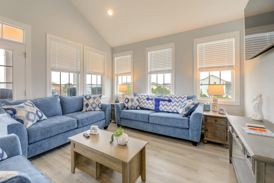 Hot Tub, Waterway/Ocean Views! Sneads Ferry Escape House in North Topsail Beach