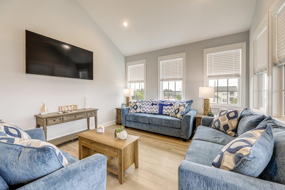 Coastal Views & Hot Tub! Sneads Ferry Getaway House in North Topsail Beach
