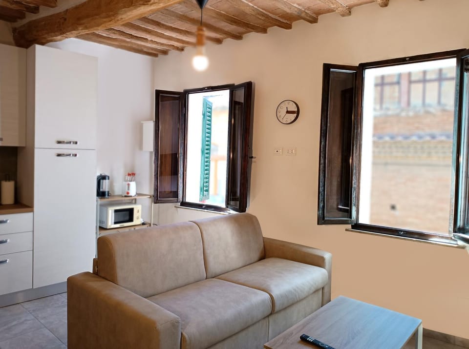 Roveto Home House in Siena