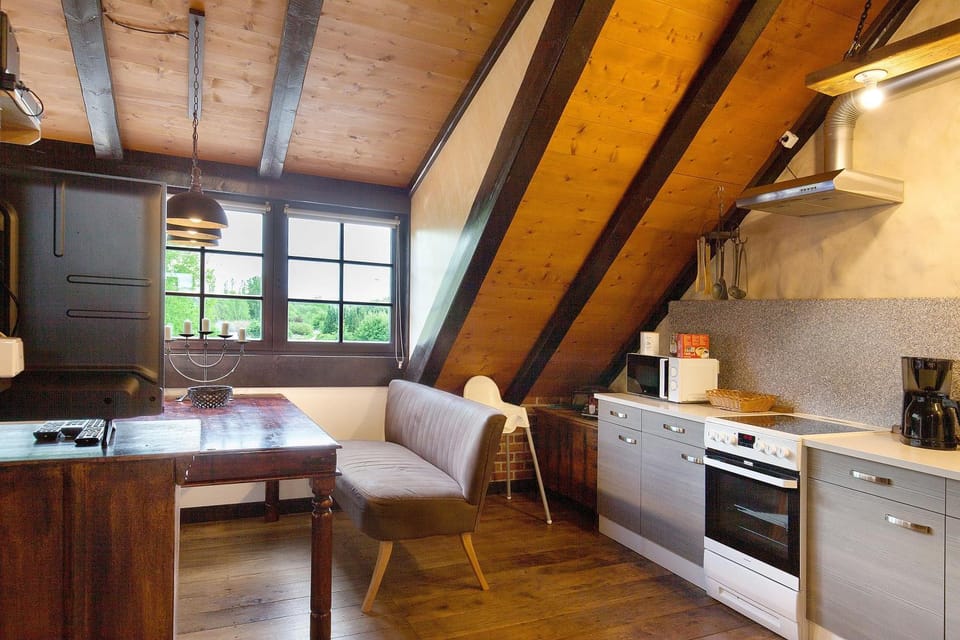 Property building, Kitchen or kitchenette, Living room