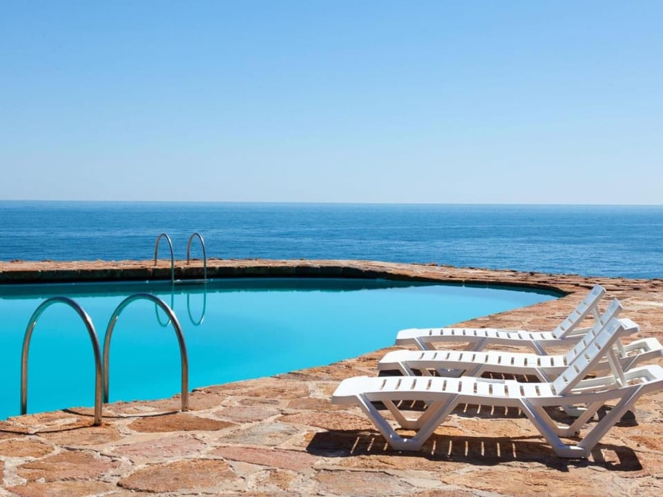 Pool view, Sea view, Swimming pool, sunbed