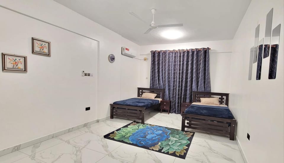 Bed, Photo of the whole room, Bedroom, air conditioner