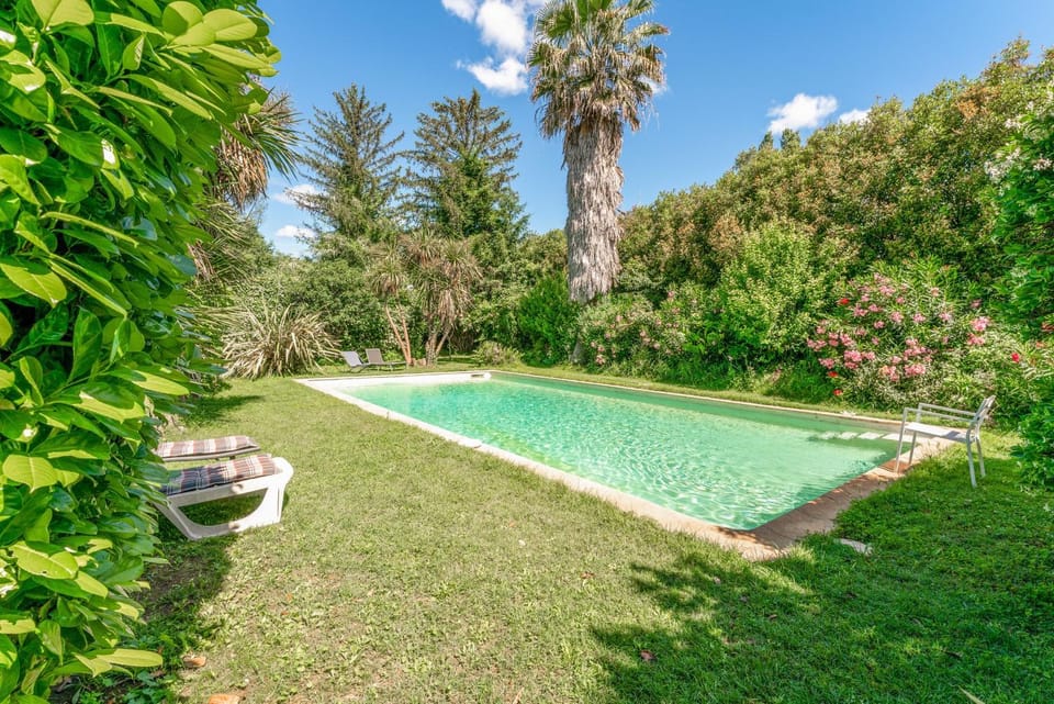 Gîte À Uzès, Au Bord De L'eau House in Uzes