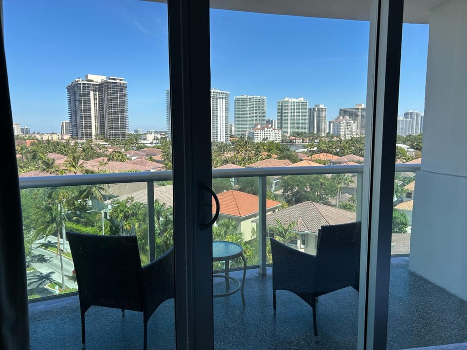 Balcony/Terrace, City view
