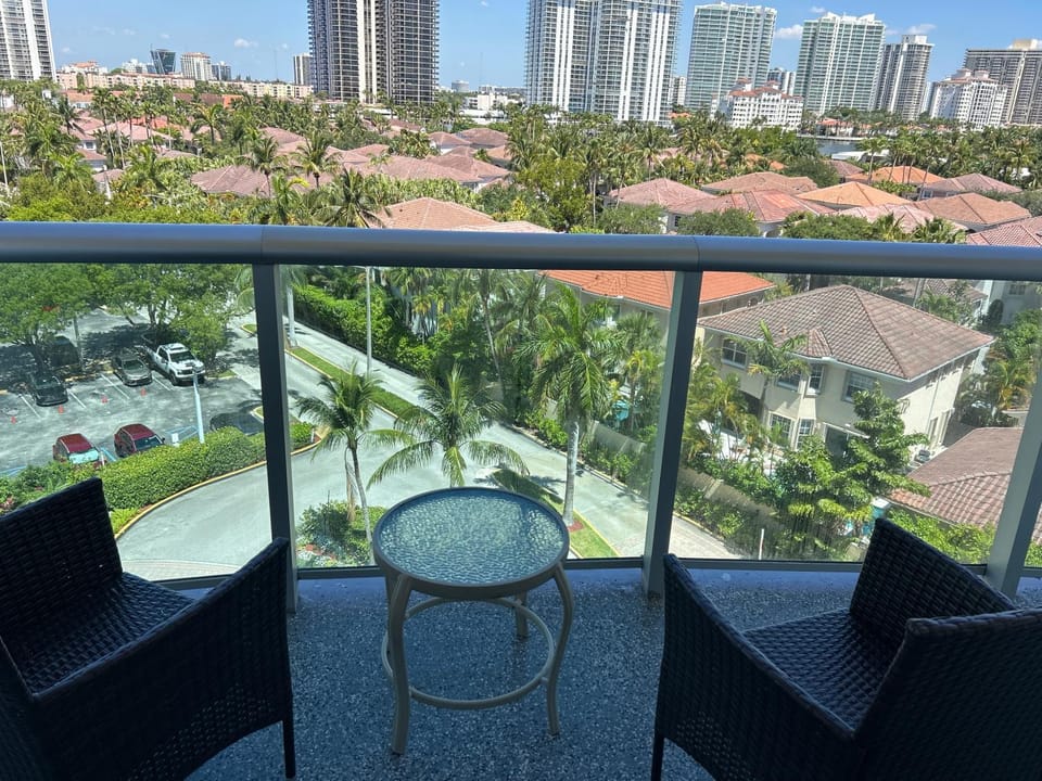 Balcony/Terrace, City view