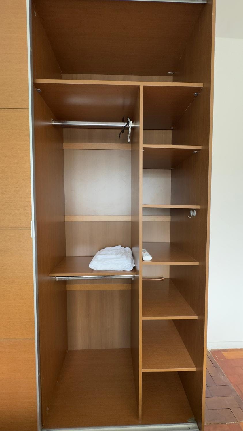 towels, wardrobe