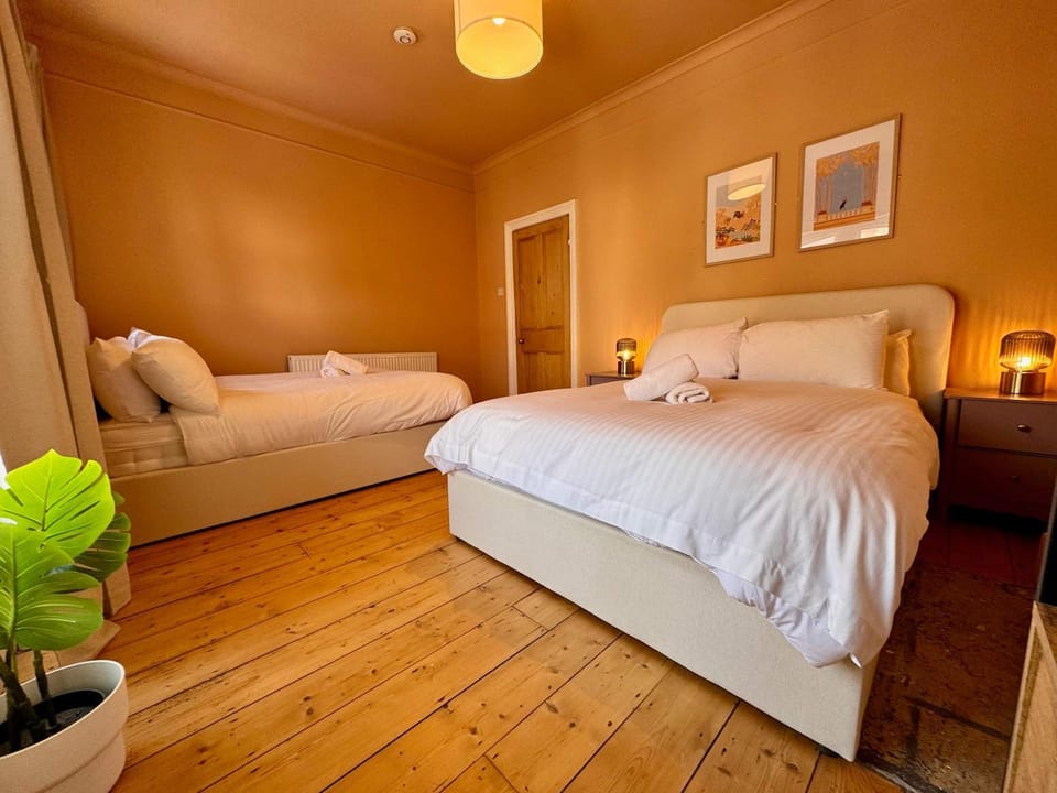 Bed, Photo of the whole room, Bedroom, hair dryier, wardrobe