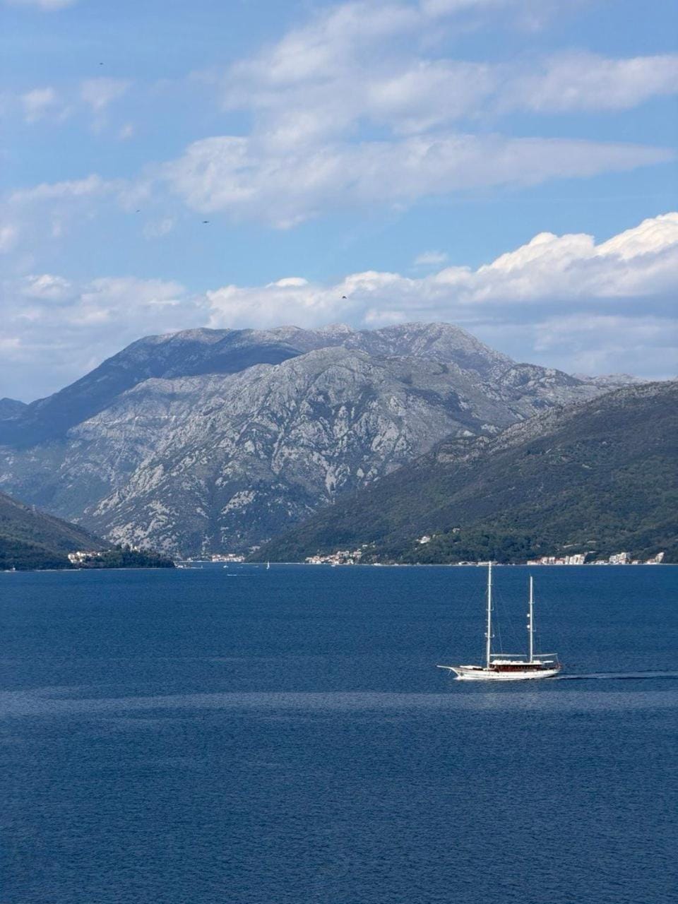 Day, Natural landscape, Mountain view, Sea view