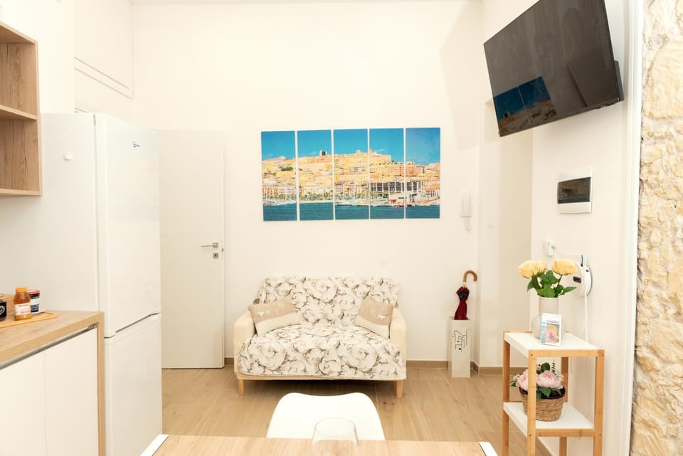 Dante's Paradise Apartment in Cagliari
