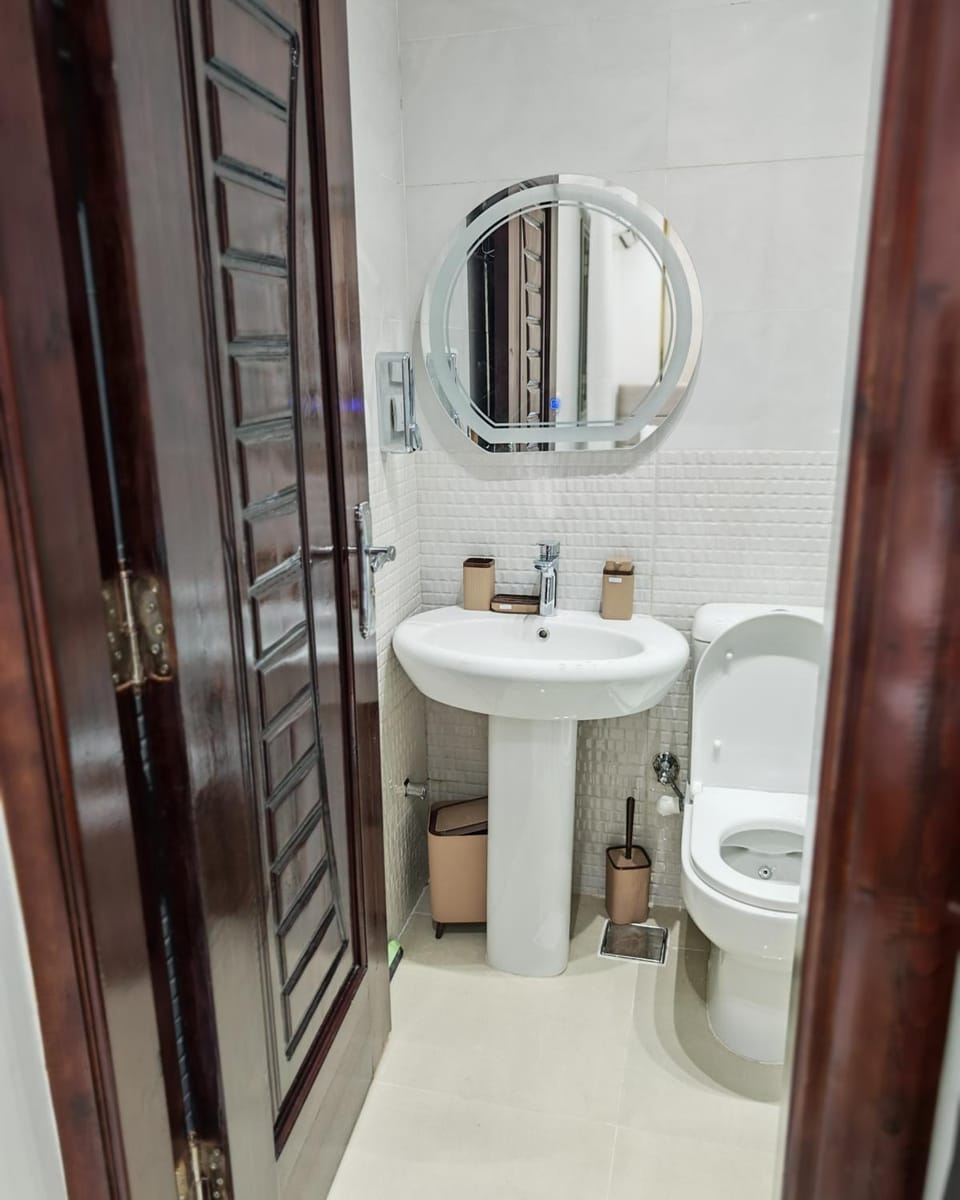 Bathroom, Bath