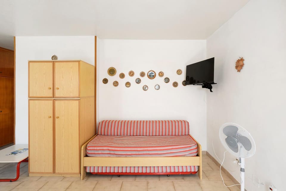 Living room, Bedroom