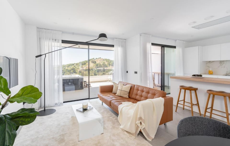 Kitchen or kitchenette, Living room, Seating area