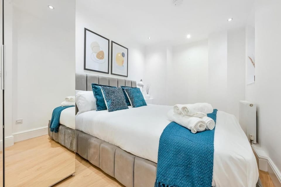 Central 2 Bed in Edgware Road with Paid Parking Apartment in City of Westminster