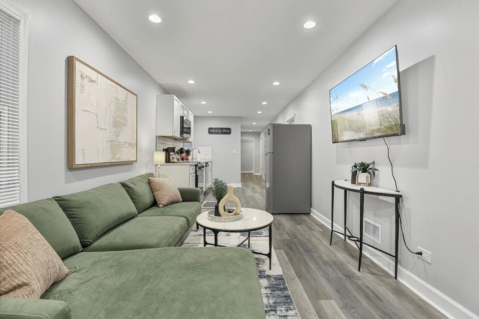 Cozy 4BR 2BA Worth Home House in Worth