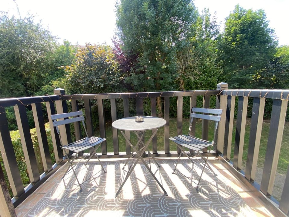 Balcony/Terrace, Garden view