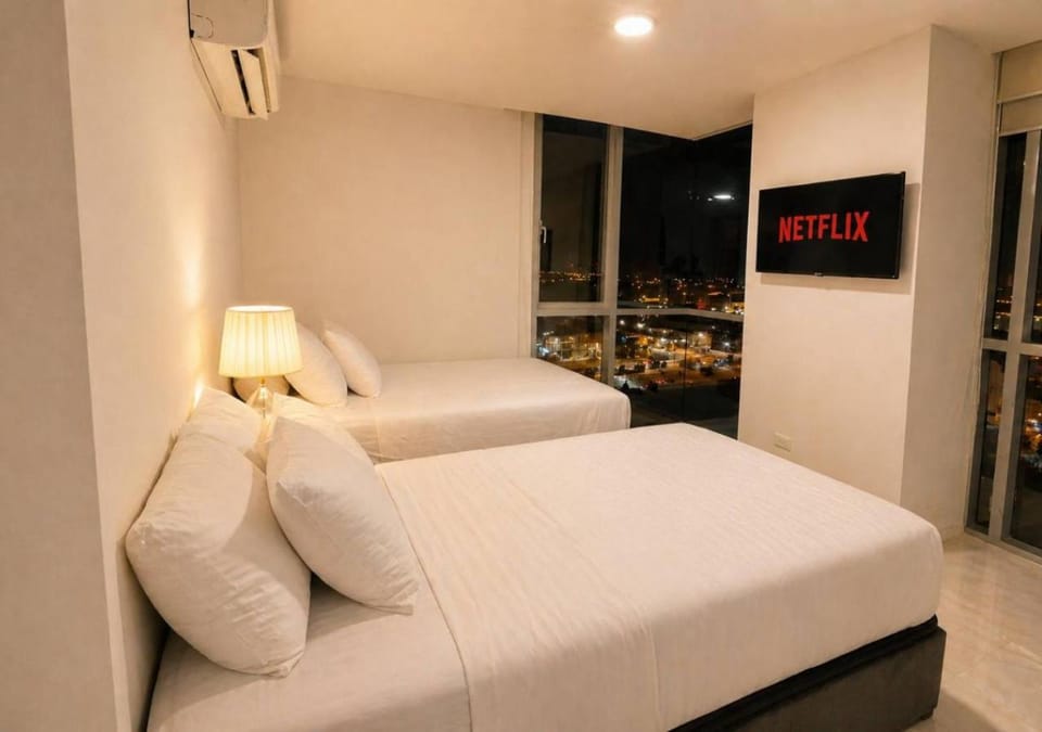 Bed, Living room, Photo of the whole room, Seating area, Bedroom, air conditioner