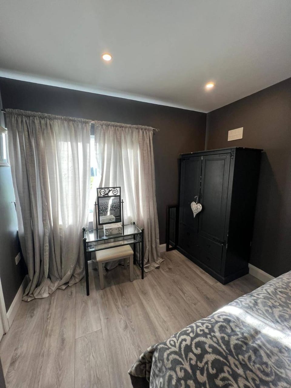 Bed, Photo of the whole room, Bedroom, wardrobe
