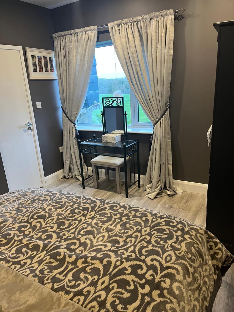 Bed, Photo of the whole room, Bedroom, wardrobe