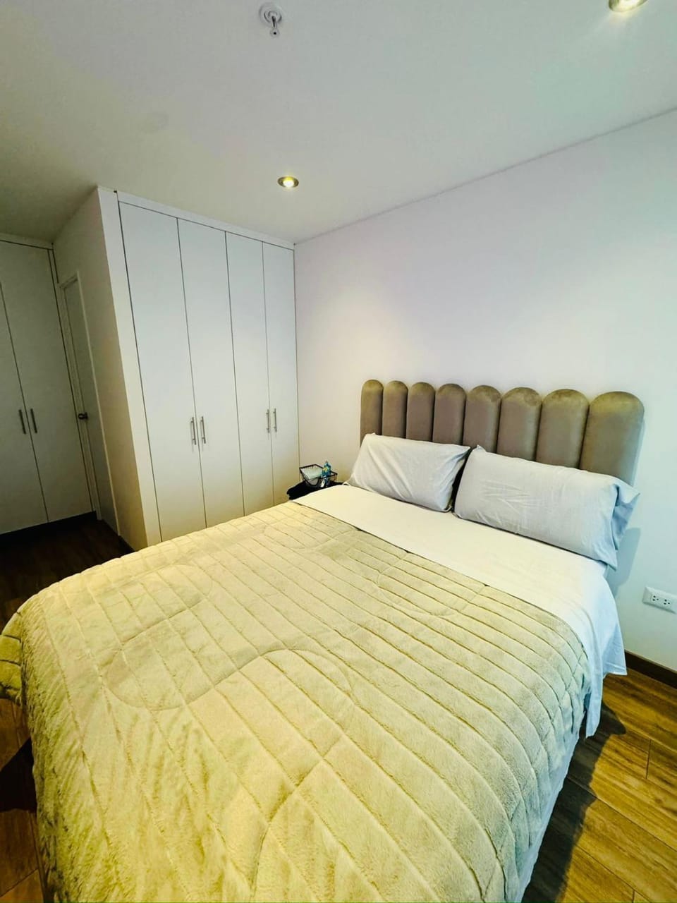 Bed, Photo of the whole room, Bedroom, wardrobe