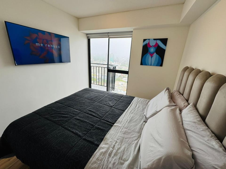 Communal lounge/ TV room, Bed, TV and multimedia, Photo of the whole room, Evening entertainment, Bedroom
