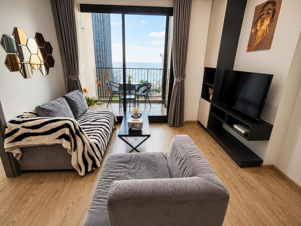 2 Bed Room Sea View Luxury - Best Location Pattaya Apartment in Pattaya City