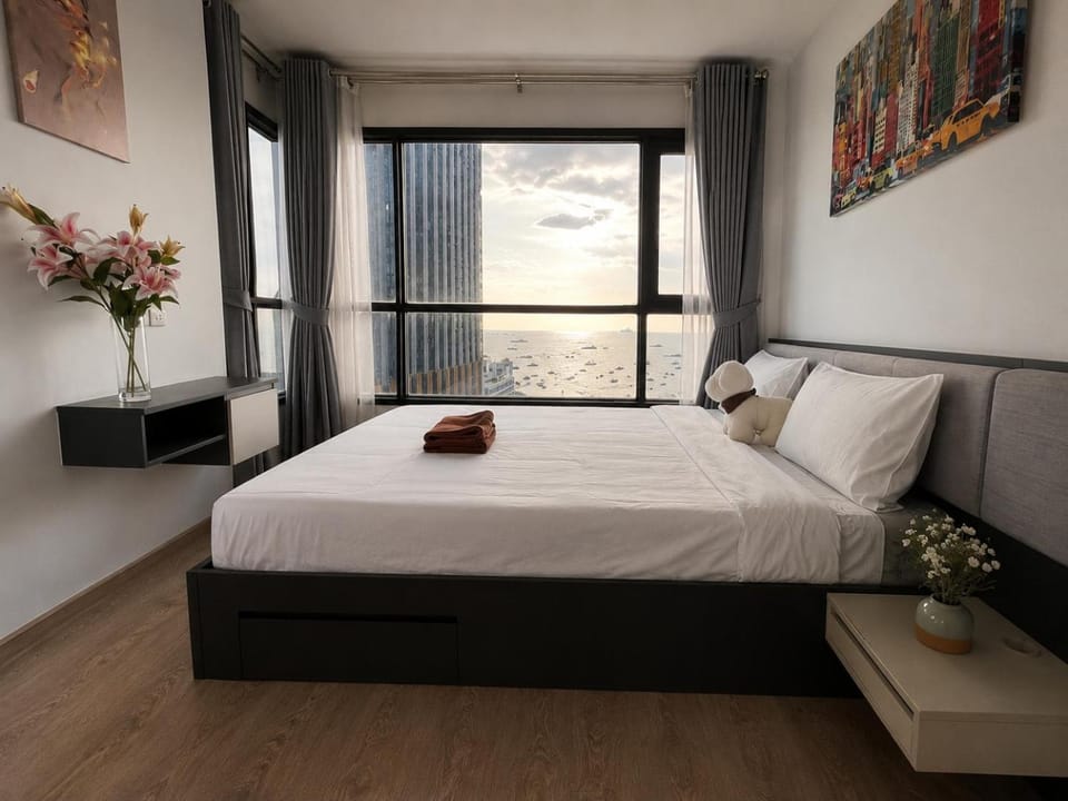 2 Bed Room Sea View Luxury - Best Location Pattaya Apartment in Pattaya City