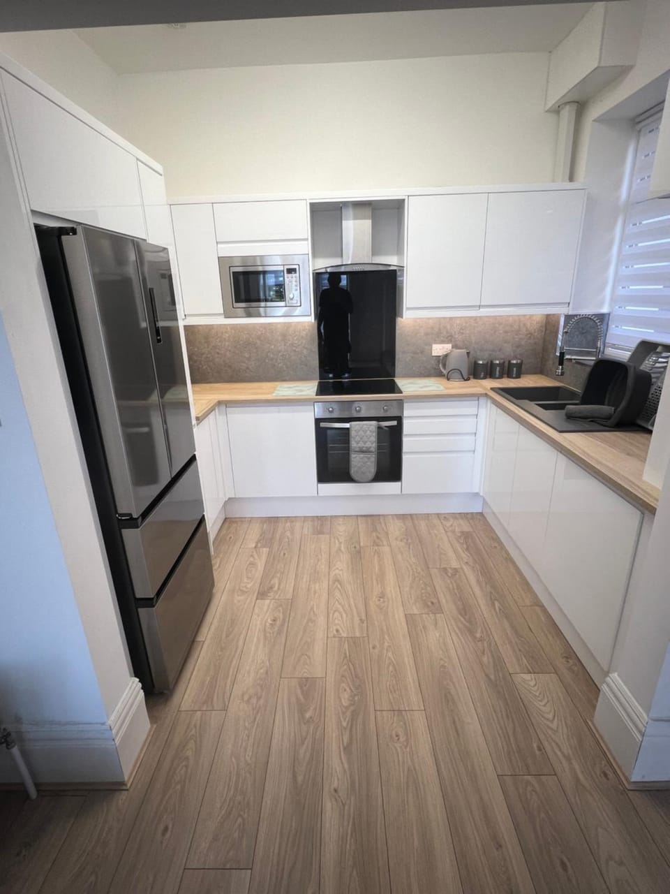 253 Stylish Coastal Retreat, 1507 sq ft , Ground Floor, 2 bedrooms , 2 bathrooms Apartment in Lytham St Annes