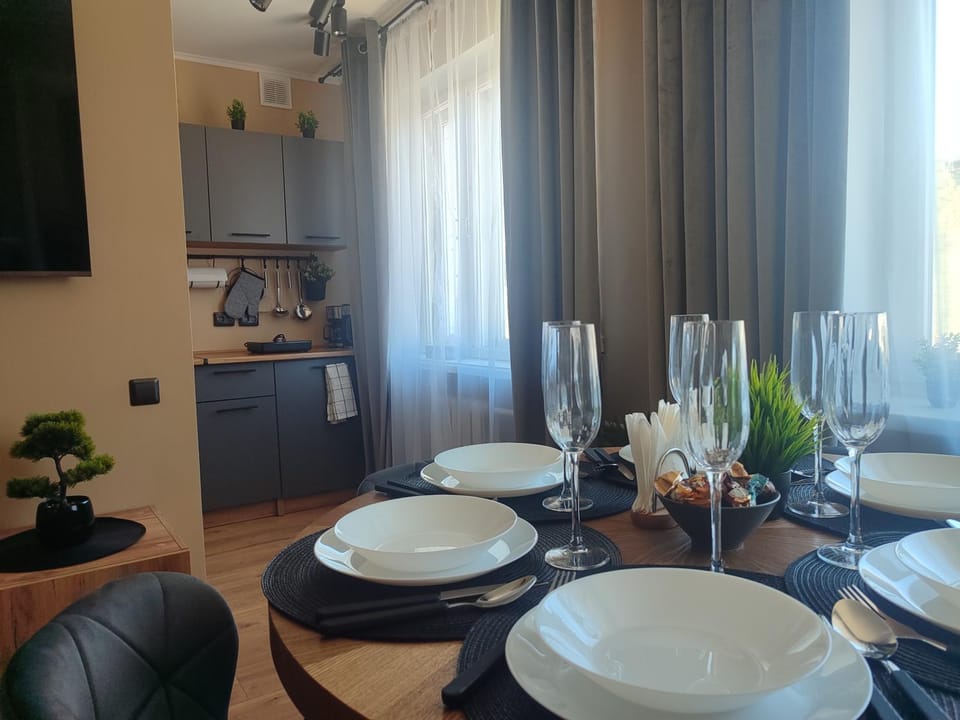 Dining area, kitchen