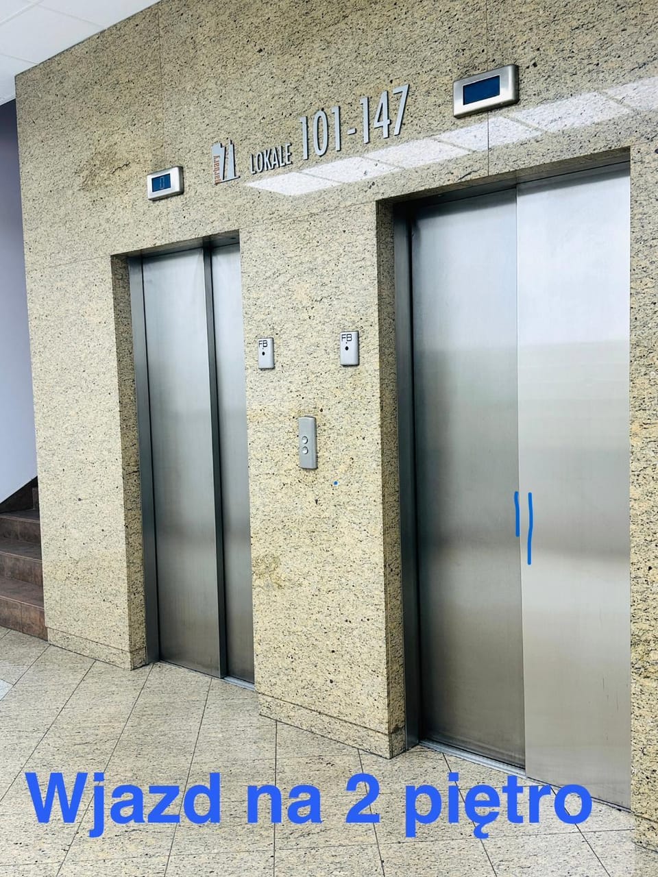 Facade/entrance