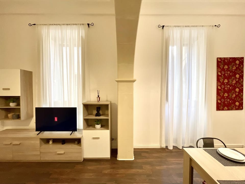 TV and multimedia, Living room, Seating area