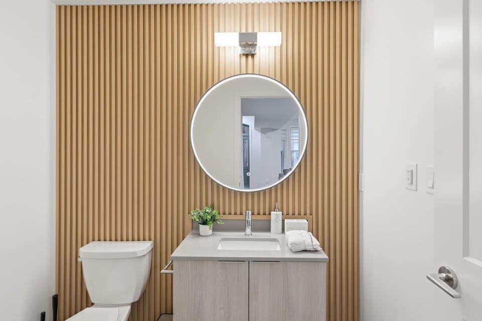 Widmr Residences Hotel in Toronto