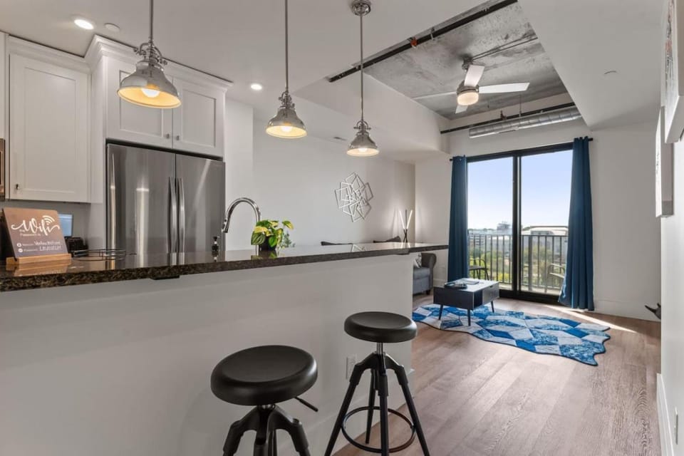 Horizon Glow High-Rise DownTown South Bend Apartment in South Bend