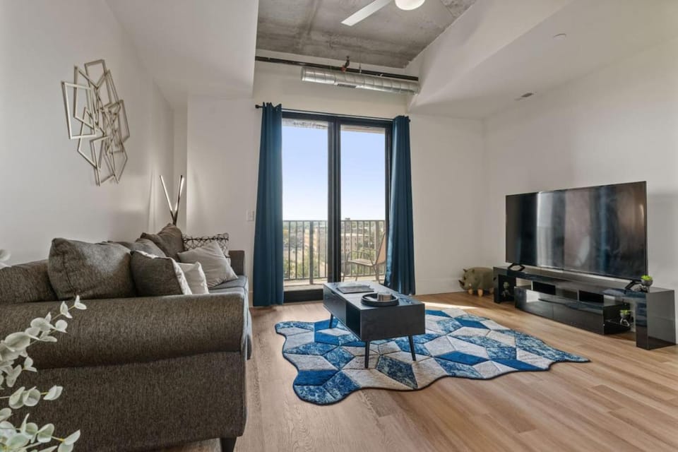 Horizon Glow High-Rise DownTown South Bend Apartment in South Bend