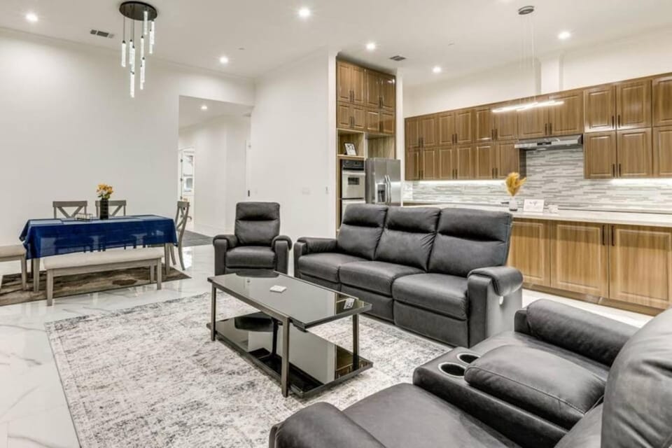 4BR Lodi Wine Country Home. King Suite. Pet-Friendly. EV Charger. Sleeps 8 House in Lodi
