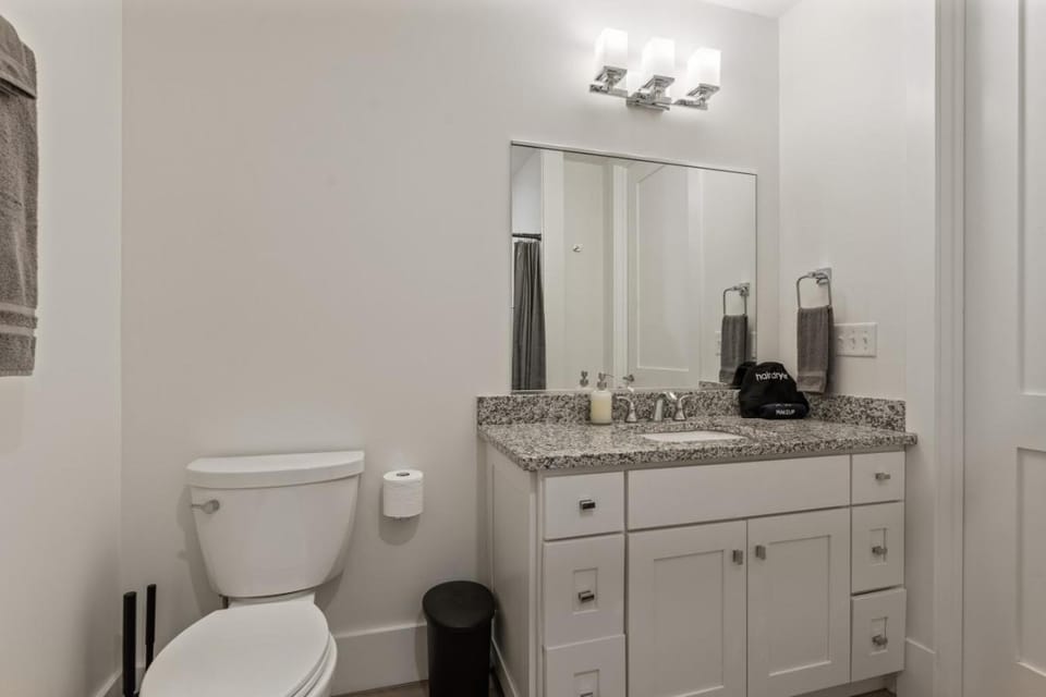 Urban Nest High-Rise DownTown South Bend Apartment in South Bend