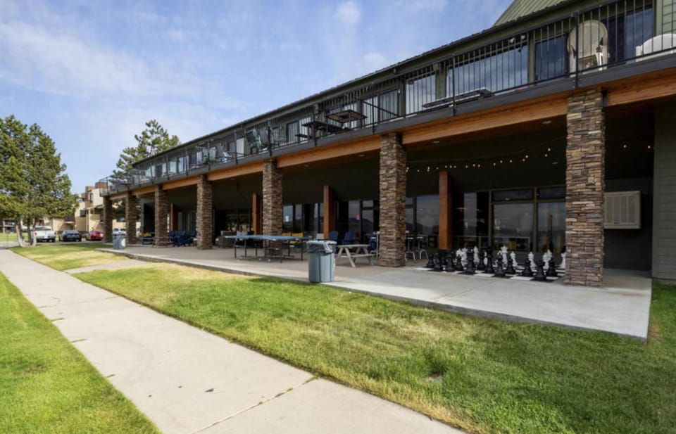 Serenity Now - Ideal Beach, Hot Tub, Games, BBQ, Amazing Views House in Garden City