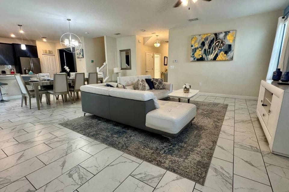 The Grand Retreat at Champions Gate with pool House in Four Corners