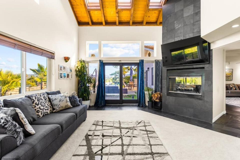 NEW! West Hills Home w/ Pool & Valley Views House in West Hills
