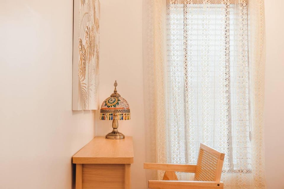 Maison Mosaique Boho 1BR near Leonard Cohen Apartment in Laval