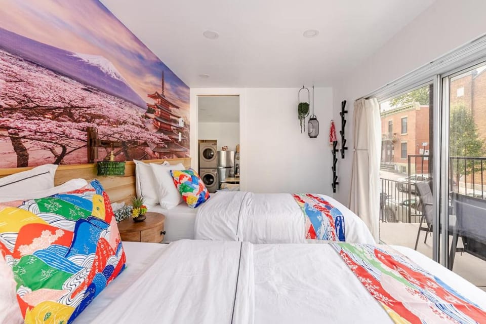 Maison Mosaique Japanese 2BR near Leonard Cohen Apartment in Laval