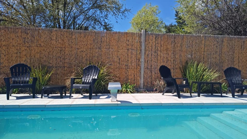 Swimming pool, Swimming pool